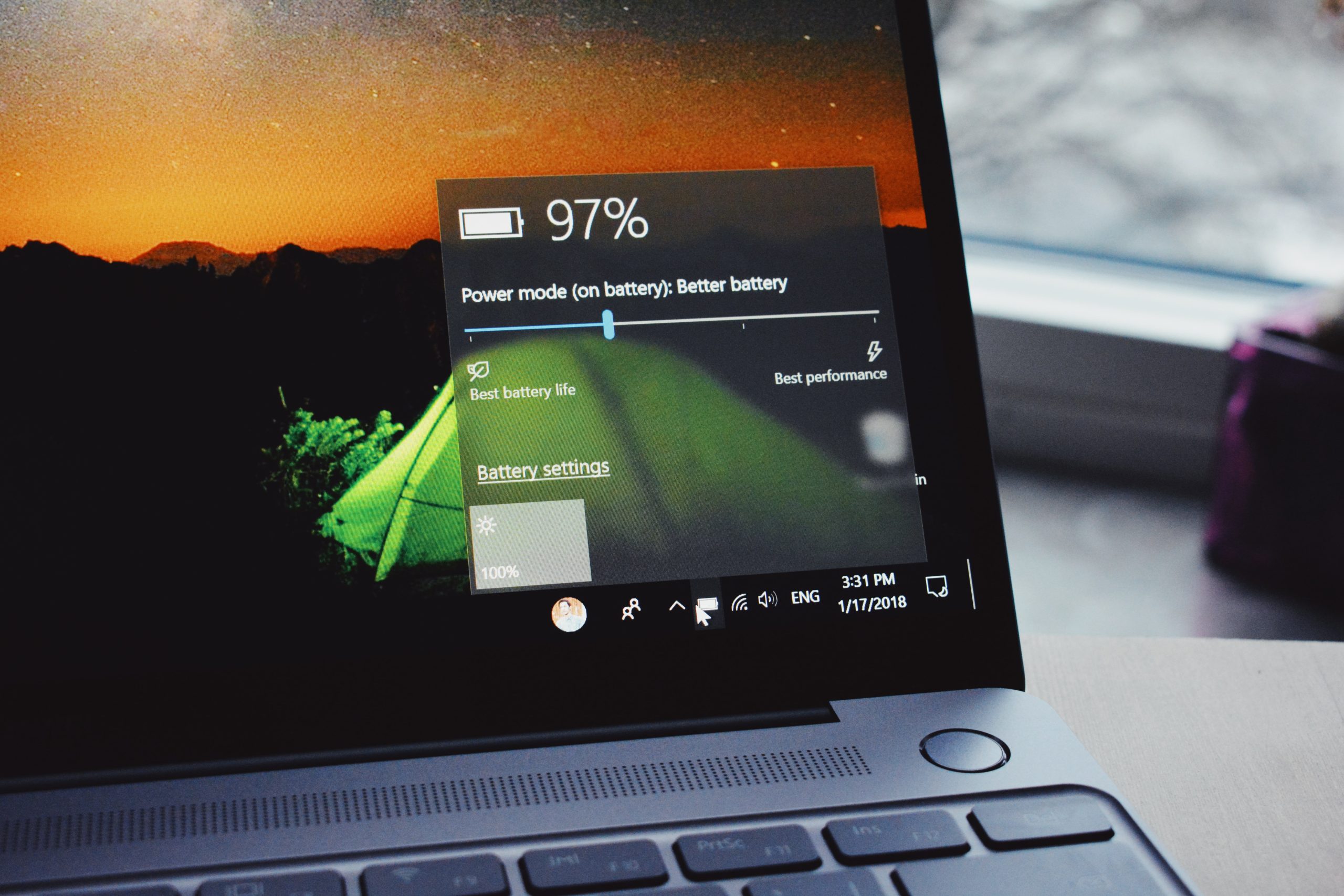 You are currently viewing Get More Unplugged Laptop Time with These Battery-Saving Hacks